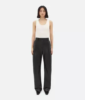 Кожаные брюки с закругленными штанинами Bottega Veneta, черный