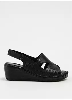 Кожаные черные женские сандалии Pierre Cardin