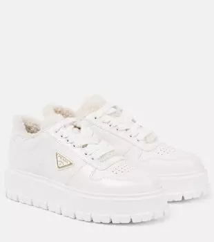 Кожаные кроссовки на платформе с подкладкой из овчины Prada, белый