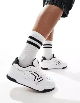 Кожаные массивные кроссовки Vans – Upland – белого и черного цвета