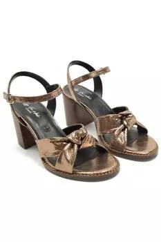 Кожаные сандалии Angel с открытым каблуком и ремешками по бокам Off the Hook, золото