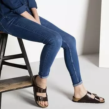 Кожаные сандалии Arizona с мягкой стелькой мужские Birkenstock, цвет Brown Amalfi Leather