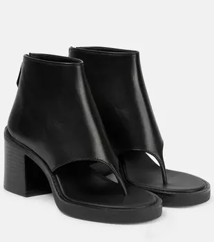 Кожаные сандалии-танкетки на щиколотку Miu Miu, черный