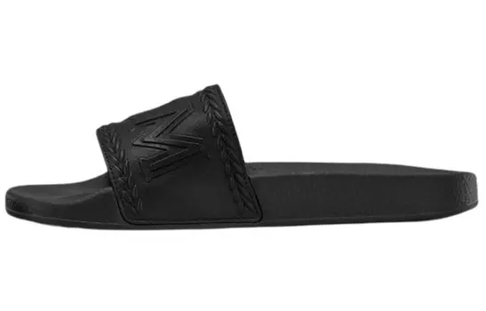 Кожаные шлепанцы черного цвета Mcm