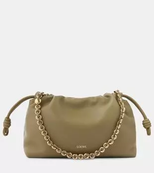 Кожаный клатч Flamenco Medium Loewe, цвет eucalyptus green