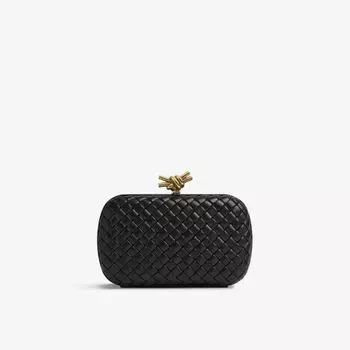 Кожаный клатч с плетением интреччато и узлом Bottega Veneta, черный