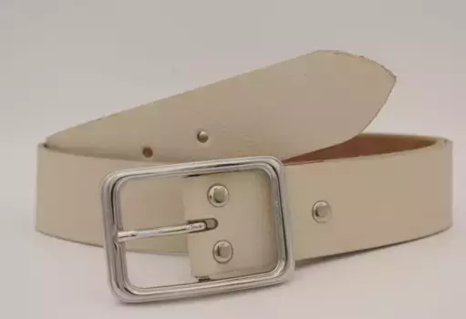 Кожаный ремень AnnaMatoni с серебряной застежкой, цвет Sand