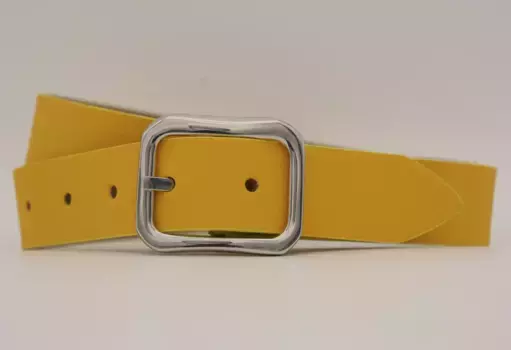 Кожаный ремень AnnaMatoni с серебряной застежкой, желтый