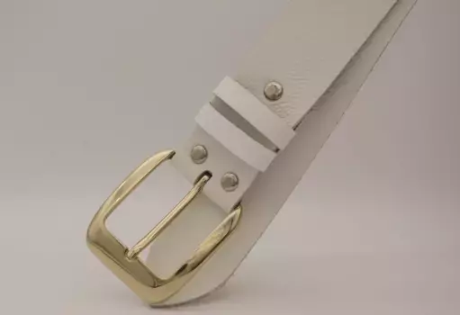 Кожаный ремень AnnaMatoni с золотой застежкой, белый