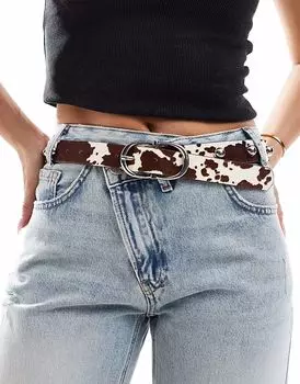 Кожаный ремень на талию и бедра ASOS DESIGN с двойной пряжкой в виде полумесяца и принтом коровы