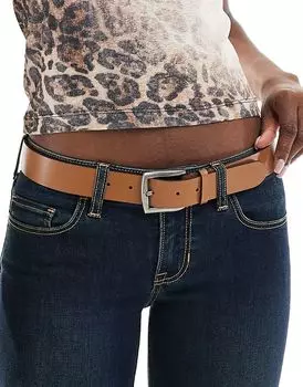 Кожаный ремень с квадратной пряжкой коньячного цвета Pieces