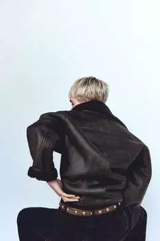 Кожаный ремень с заклепками ZARA, коричневый