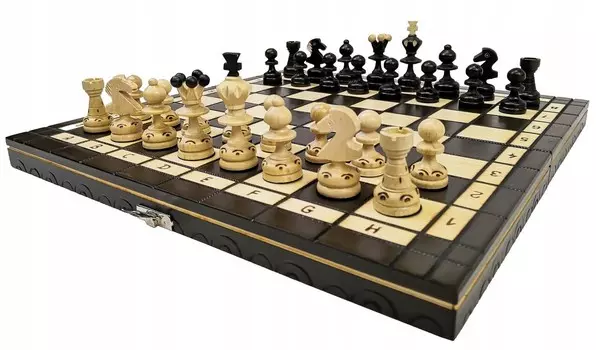 Красивые жемчужные шахматы Caissa