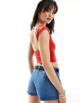 Красная футболка с короткими рукавами и открытой спиной Stradivarius