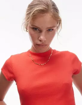 Красная приталенная футболка в рубчик с изогнутым подолом Topshop