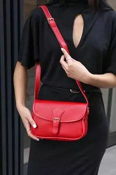 Красная женская сумка через плечо с пряжкой MADAMRA