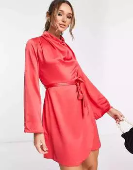 Красное атласное мини-платье с высоким воротником River Island