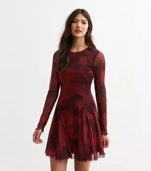 Красное мини-платье с плиссированной юбкой из сетки с абстрактным принтом New Look, красный