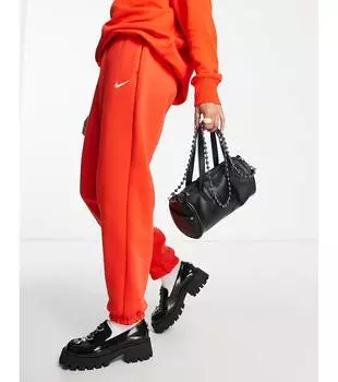 Красные джоггеры свободного кроя Nike Mini Swoosh