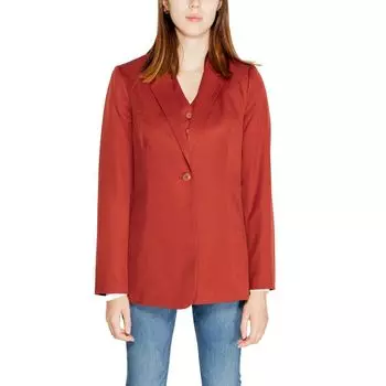 Красные костюмы и блейзеры из полиэстера Vero Moda
