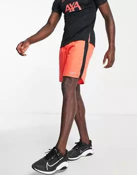Красные шорты Nike Running Challenger Dri-FIT 7 дюймов 2 в 1