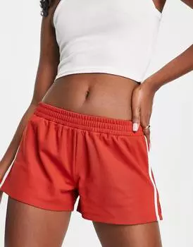 Красные трикотажные шорты с заниженной талией в белые полоски Topshop