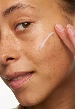 Крем для лица MAKE A DIFFERENCE™ PLUS + REJUVENATING TREATMENT Origins