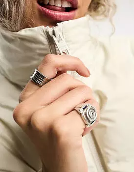 Кремовая дутая куртка Weekday Promis