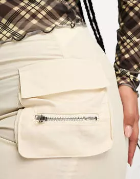 Кремовая мини-юбка карго с карманами и боковыми карманами Daisy Street Plus