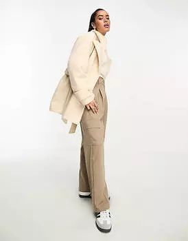 Кремовое короткое пальто с завязками на талии ASOS DESIGN