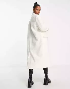 Кремовое пальто-букле ASOS DESIGN Petite