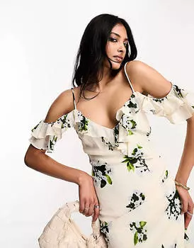 Кремовое платье макси с открытыми плечами и оборками ASOS DESIGN