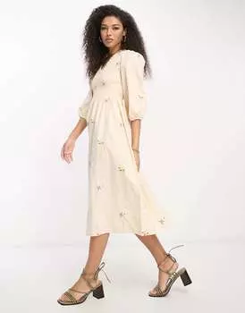 Кремовое платье миди с присборенным лифом и цветочной вышивкой Y.A.S