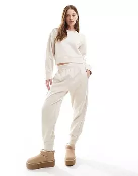 Кремовые джоггеры для отдыха Calvin Klein с поясом с логотипом в тон
