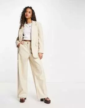 Кремовые однотонные брюки из искусственной кожи Vero Moda