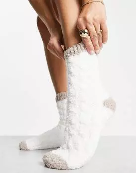 Кремовые пушистые носки для отдыха ASOS DESIGN