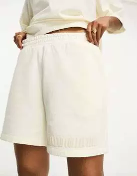 Кремовые шорты оверсайз из стираного джерси ASOS Weekend Collective