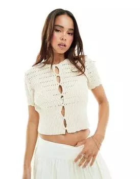 Кремовый кардиган с круглым вырезом и пуговицами из фактурной пряжи ASOS