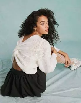 Кремовый свитер с закрученной спиной Miss Selfridge
