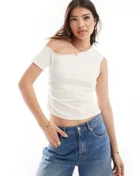 Кремовый топ с открытыми плечами и салатовыми краями ASOS DESIGN