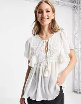 Кремовый топ с плиссированными рукавами и развевающимися рукавами ASOS DESIGN