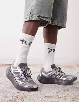 Кроссовки Adidas Adizero Aruku в цвете металлик серебристый и черный