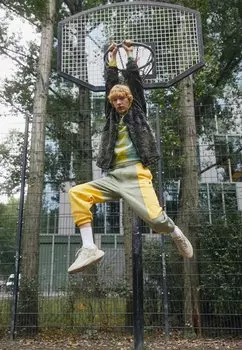 Кроссовки adidas Originals, бежевый