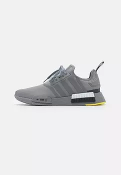 Кроссовки adidas Originals Nmd R1 Unisex, серая тройка / основа черная