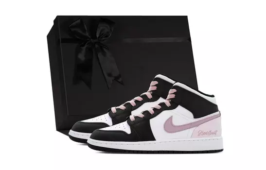 Кроссовки Air Jordan 1 Kids' Basketball Shoes Grade School, черный/розовый