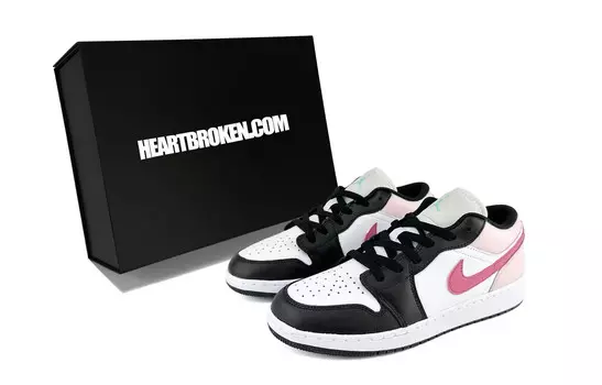 Кроссовки Air Jordan 1 Kids' Basketball Shoes Grade School, розовый