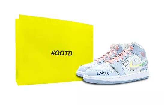 Кроссовки Air Jordan 1 Kids' Basketball Shoes Grade School, синий