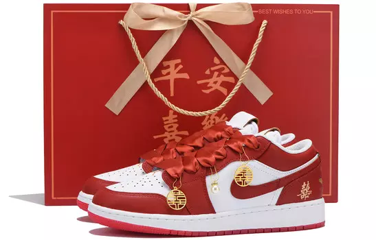 Кроссовки Air Jordan 1 Kids' Basketball Shoes Grade School, красный
