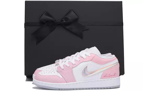 Кроссовки Air Jordan 1 Kids' Basketball Shoes Grade School, розовый
