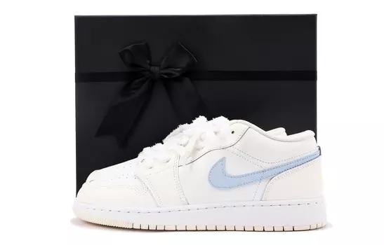 Кроссовки Air Jordan 1 Vintage Basketball Shoes Women's Low-top White/Royal Blue, белый/синий